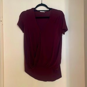 Lush v neck short sleeve faux wrap draped hi lo maroon blouse size small